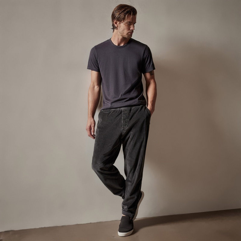 Relaxed Fit Corduroy Chino – Magma Pigment