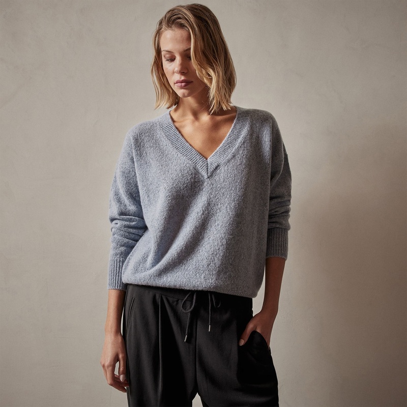 Lightweight Cashmere V Neck Sweater – Atlantic