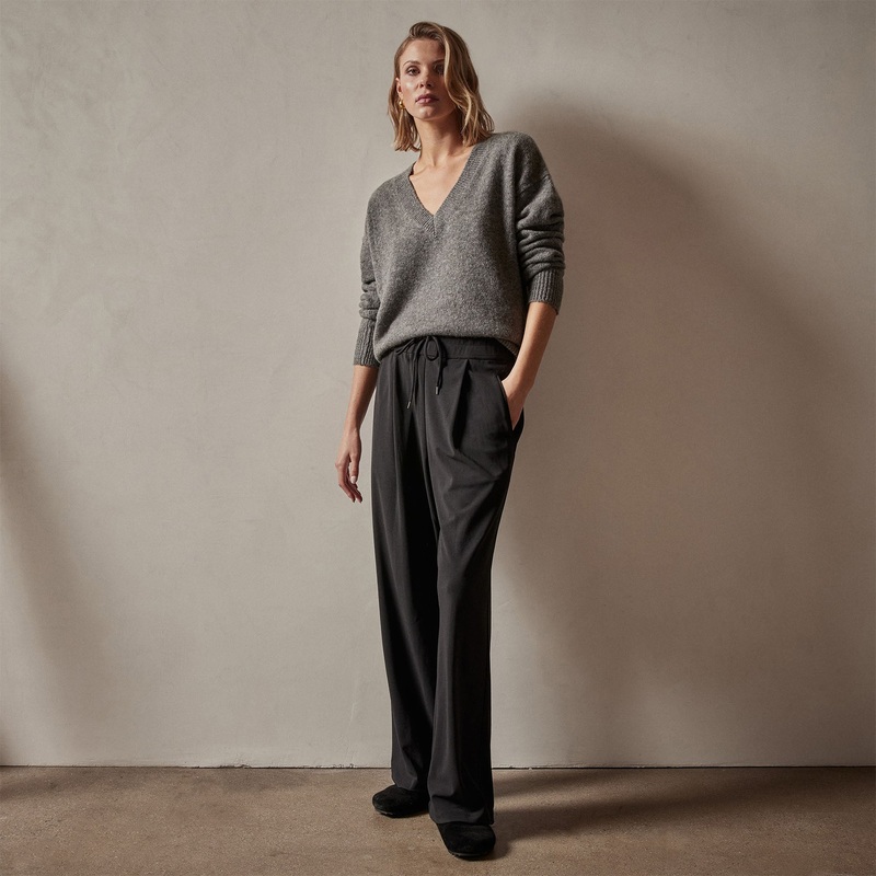 Single Pleat Knit Dress Pant – Black