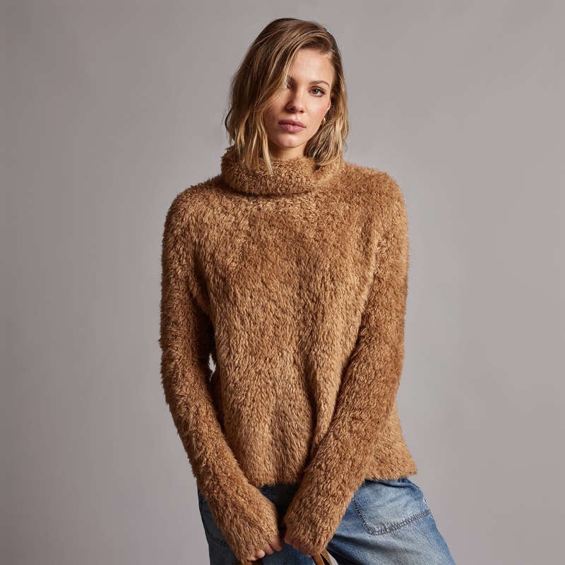 Wool Blend Sherpa Turtleneck Sweater – Caramel