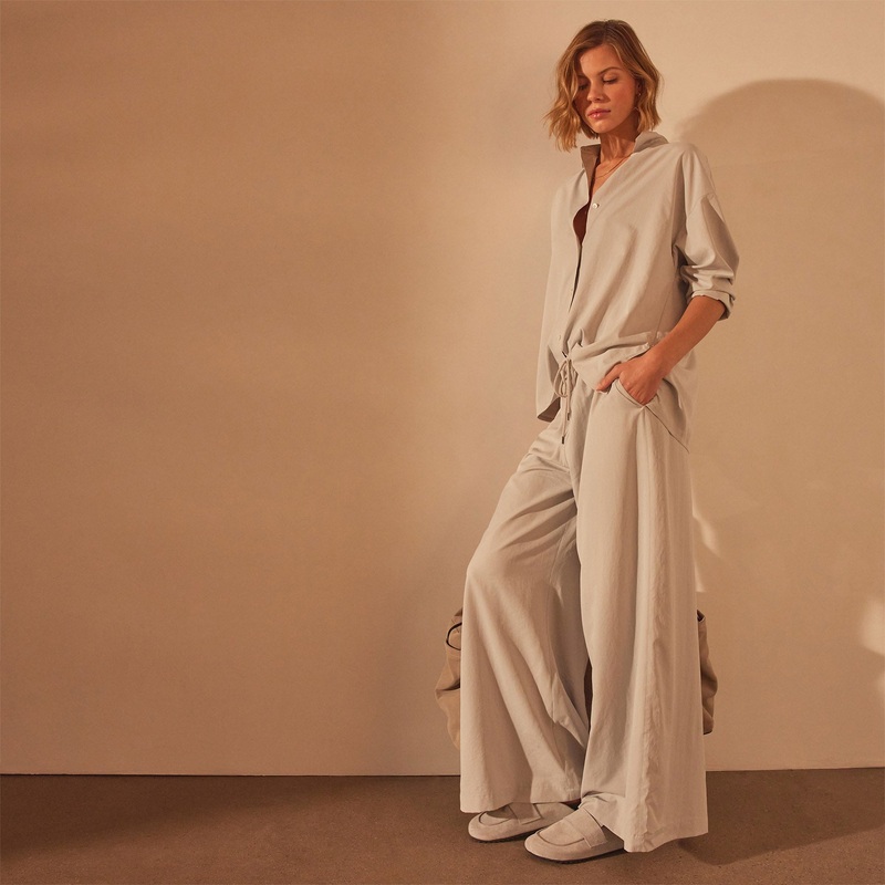 Lightweight Matte Sateen Wide Leg Pant – Salt