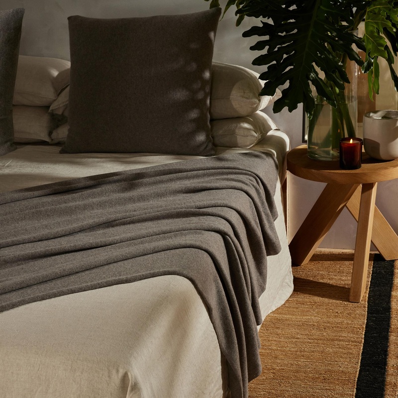 Cashmere Knit Blanket – Taupe Melange