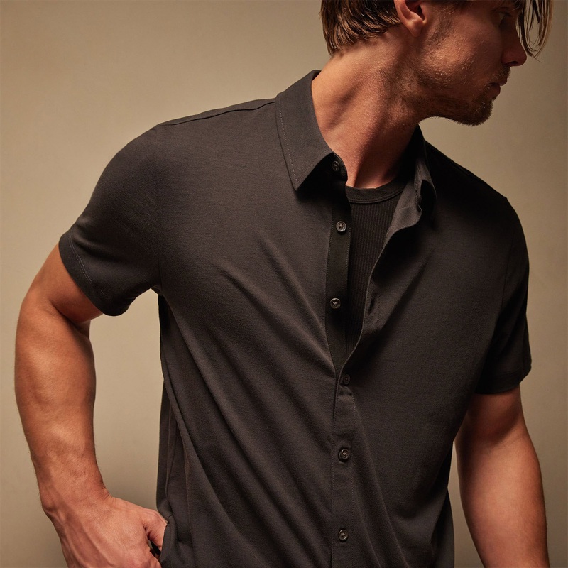 Clean Contrast Placket Short Sleeve – Magma/Black
