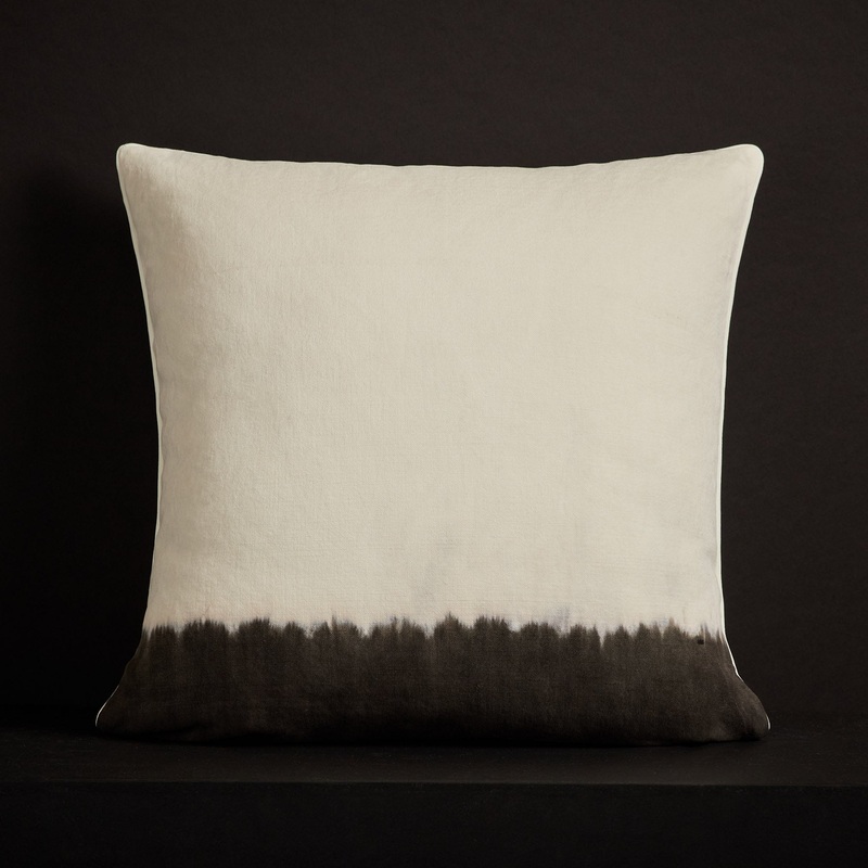 Dip Dye Pillow – Oyster/Carbon
