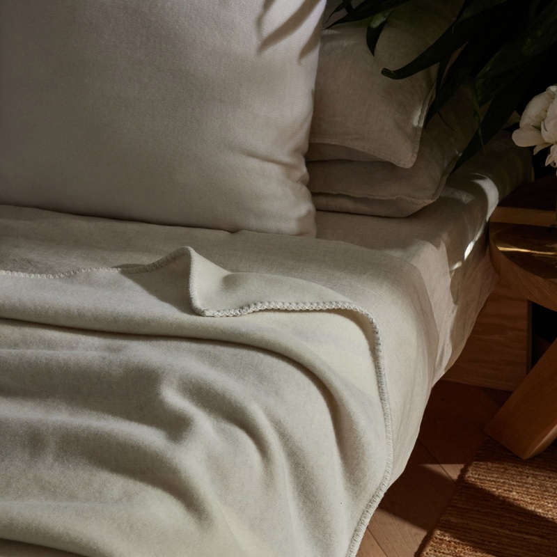 Sarti Striped Throw – Ecru/Fog