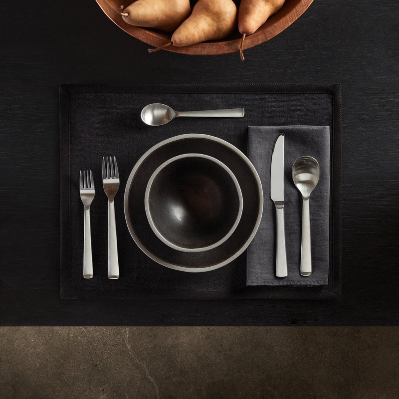 Solid Linen Table Napkin – Titan