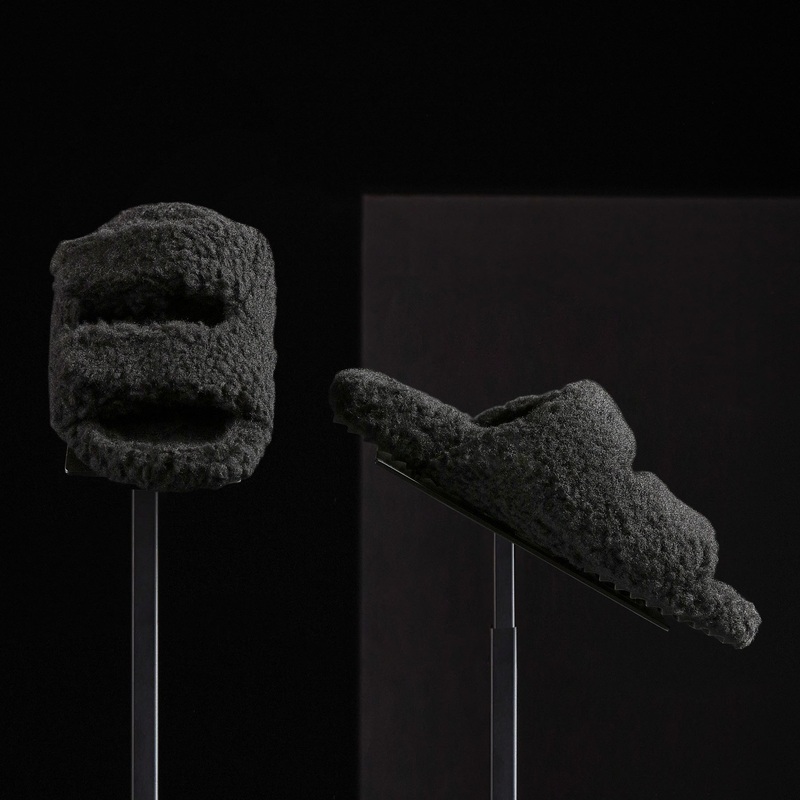 Women’s Double Strap Shearling Slide – Black