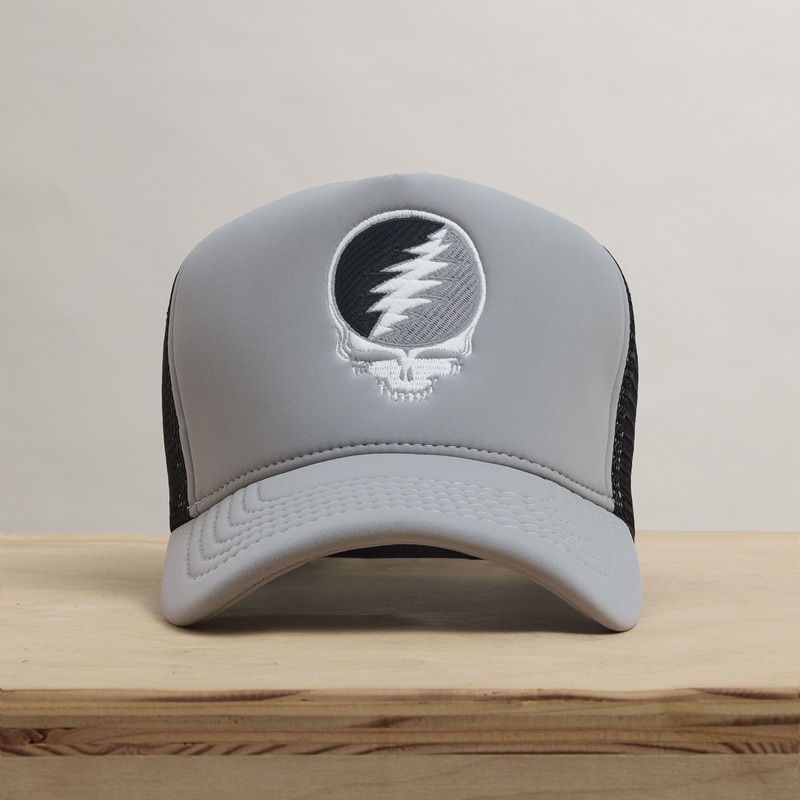 Grateful Dead Multicolor Skull Embroidery Trucker – Pale Grey