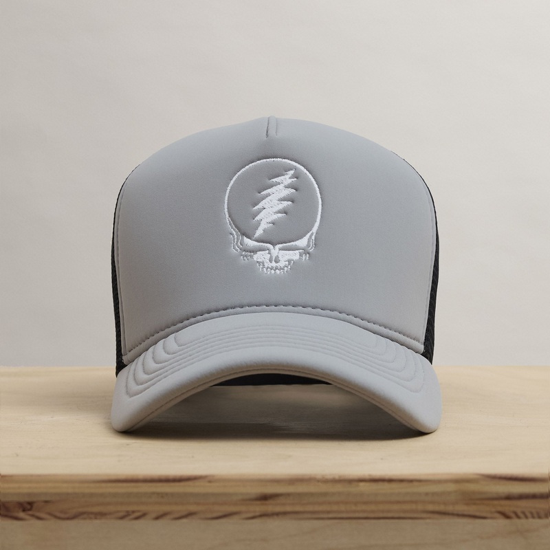 Grateful Dead Single Color Skull Embroidery Trucker – Pale Grey