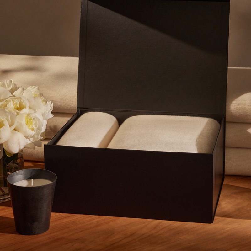 Solid Cashmere Blanket Gift Box – White