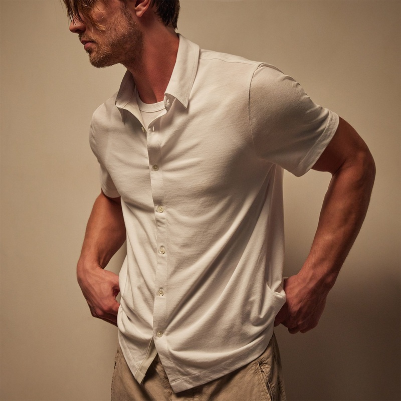 Clean Contrast Placket Short Sleeve – White/Parchment