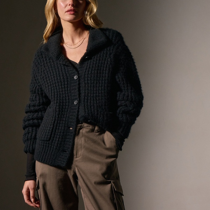 Cashmere Chunky Waffle Cardigan – True Black