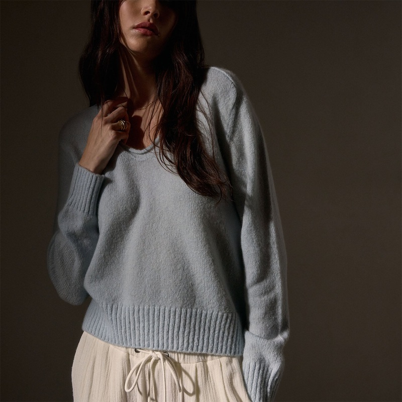 Cashmere Soft V Sweater – Pale Blue