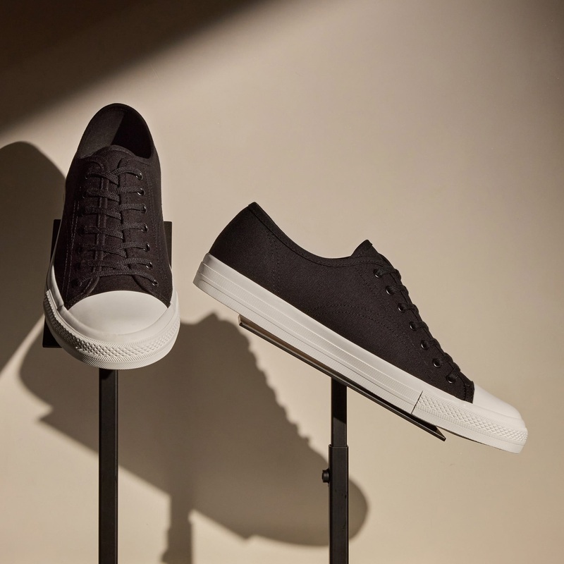 Women’s Cotton Canvas Low Top Vulcanized Sneaker – Black