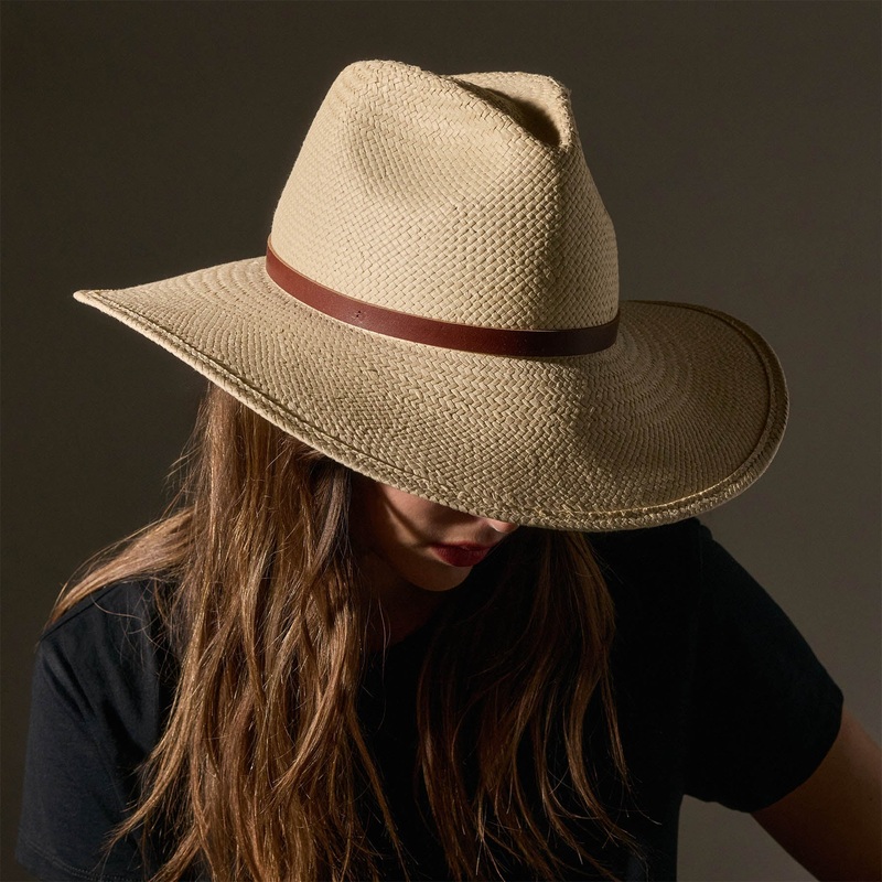 Janessa Leone Judith – Natural