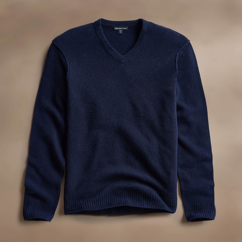 Soft Featherweight Cashmere V Neck – Navy