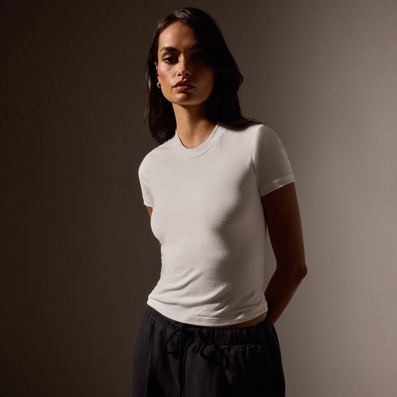 Stretch Lotus Rib Short Sleeve Sport Tee – White