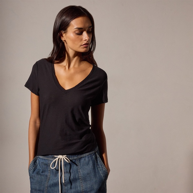 Sheer Slub Casual V Neck – Black