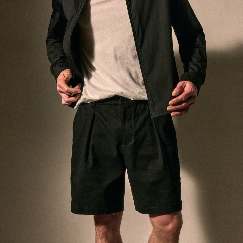 Oversized Pleated Shorts – Black