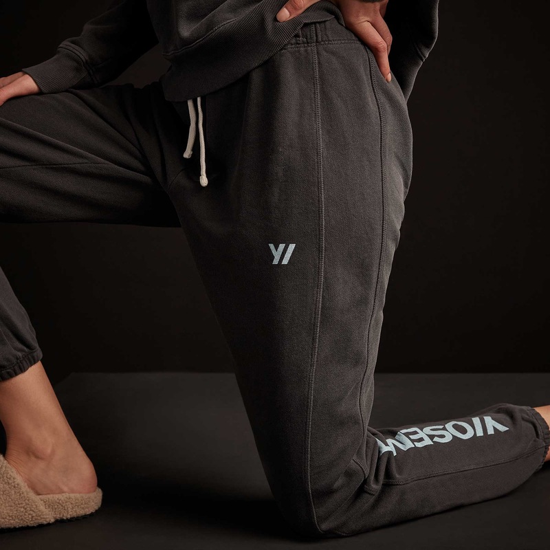 Classic French Terry Sweatpant – Carbon Pigment/Calistoga