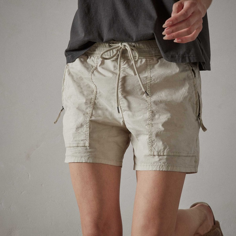 Zip Pocket Utility Short – Paste Pigment