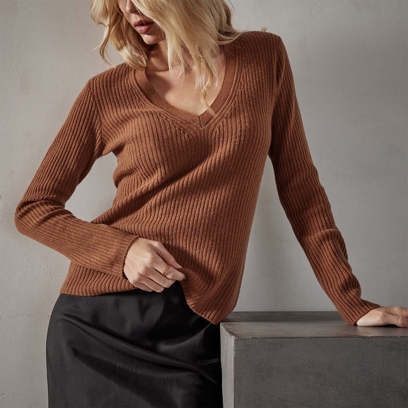 Recycled Cashmere Skinny Rib Soft V Neck – Gingerbread